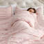 Ensemble d'édredon de lit rose avec nœud papillon-123165325-123165328