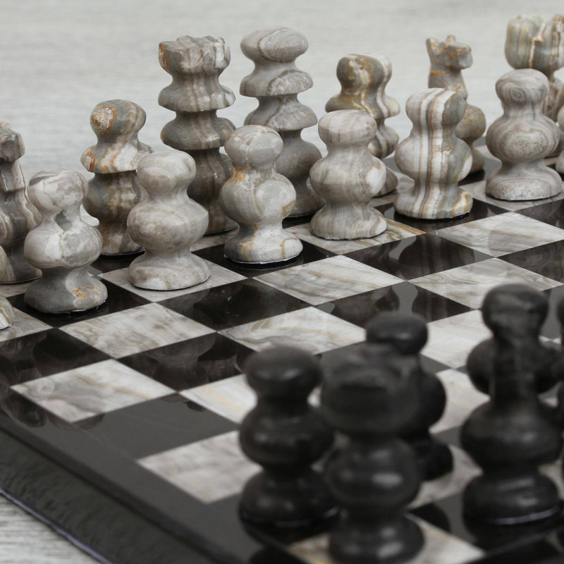 Jeu d'échecs Wiggins, Gris, H 0,8 po x l 7,5 po x P 7,5 po