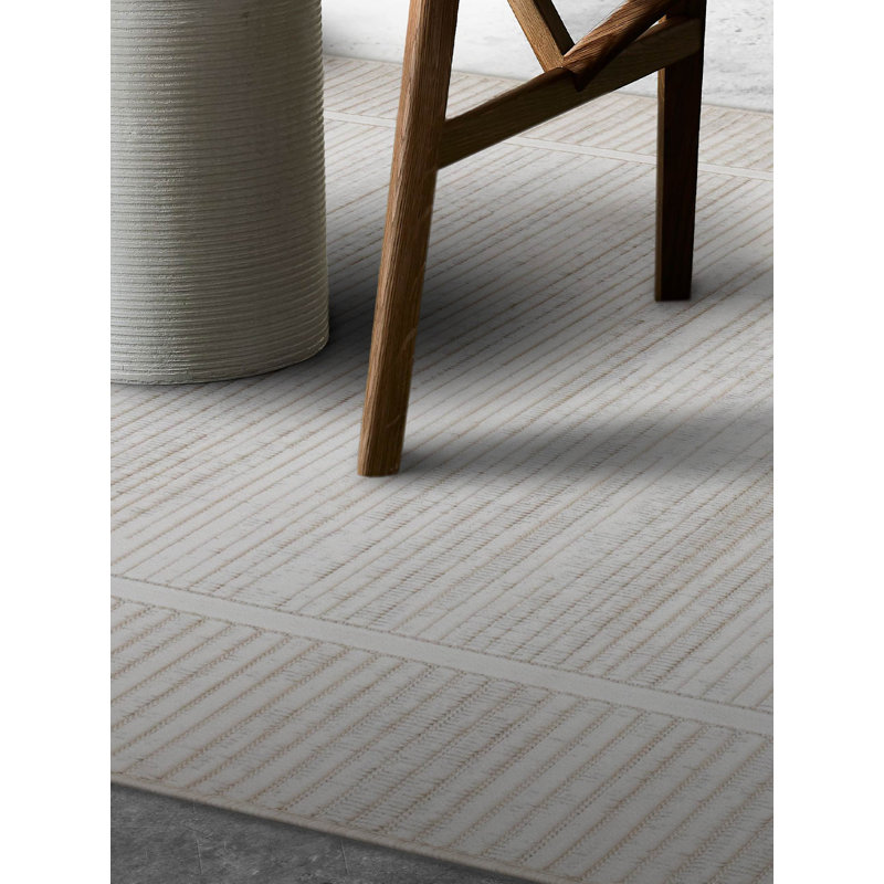 Rajeeni Indoor / Outdoor Area Rug, Rectangle 5'1" x 7'6"