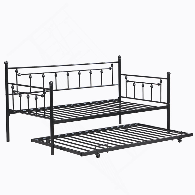 Daybed with trundle