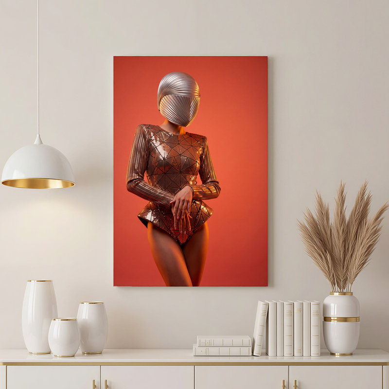 Art mural, modèle argenté en costume géométrique sur toile orange, 24"H x 16"W