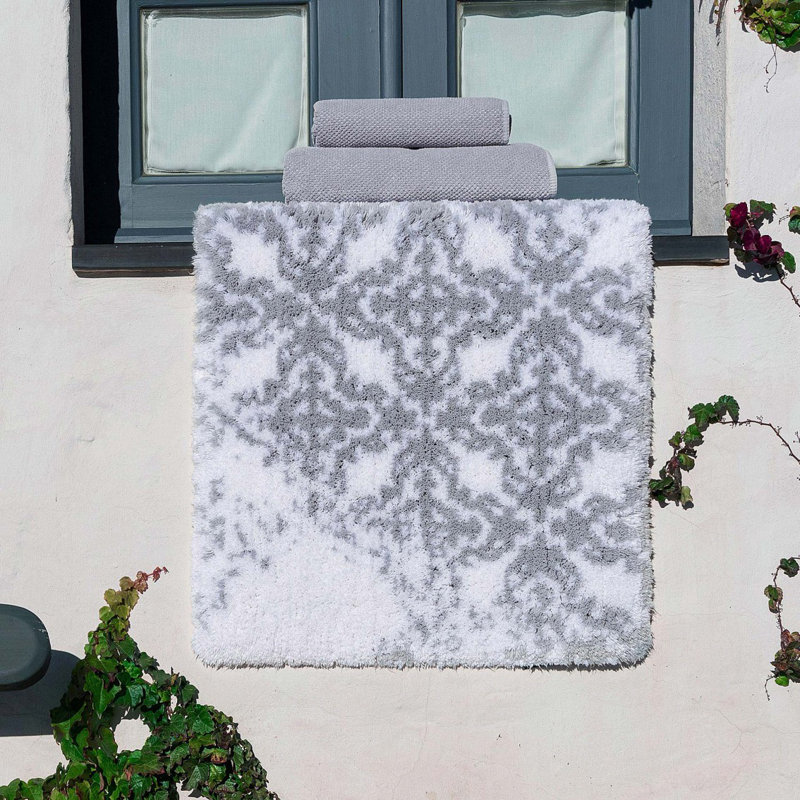 Vintage Geometric Bath Rug, 28" W x 47" L