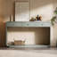 Console avec pieds courbés élégants, pour le vestibule, le couloir ou le salon-528989476