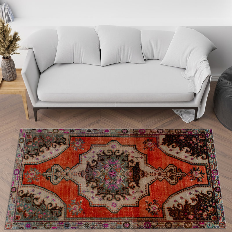 Chic Non Woven Thin Type Printed Rug with Elegant Floral Pattern Ideal for Enhancing the Aesthetics of Your Living Room or Bedroom Decor