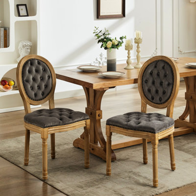 2 chaises de salle à manger grises Sw1739gy, avec structure en bois massif et cuir artificiel en velours pour 2 personnes, garniture cloutée
