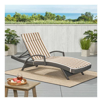 Coussin de chaise longue d'extérieur Salem - Tissu brun et blanc avec rembourrage en mousse (79,25 po x 27,5 po)