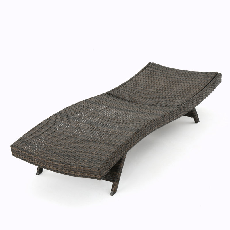 Chaise longue d'extérieur en osier Dhrithi, Moka