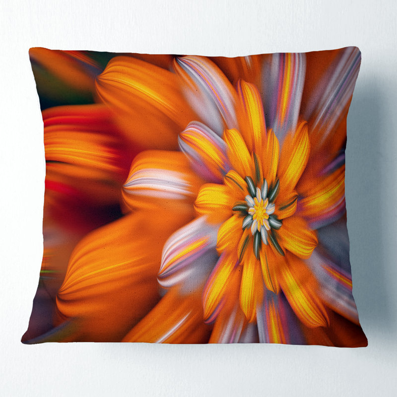 Massive fleur fractale - coussin imprimé floral, 18 po x 18 po, Orange, Coussin décoratif