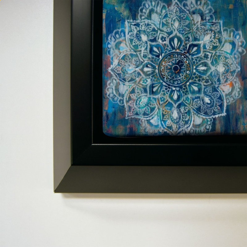 Mandala en bleu II par Danhui Nai - impression sur toile, Black, 44" H x 34" W