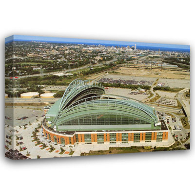 Milwaukee Brewers At Miller Park