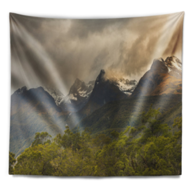 Tapisserie «Green Mountains Under Stormy Clouds», H 32 po x l 39 po