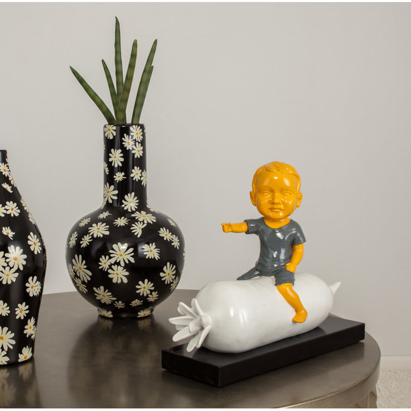 Figurines & Sculptures