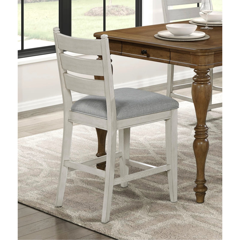 Style de 2 chaises de salle à manger à hauteur de comptoir, finition blanc antique, siège rembourré gris, dossier, bois, confortable pour îlot de cuisine, assemblage requis pour recevoir les invités,
