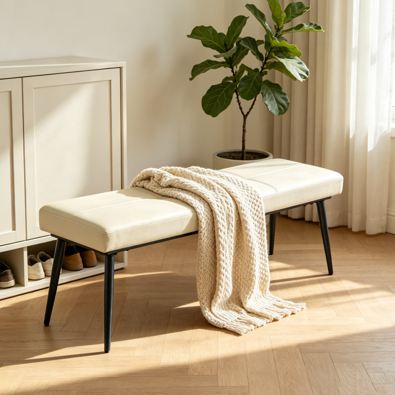 Banc rembourré en cuir de polyuréthane 51 po avec pieds en métal, banc d'entrée doux avec coussins en mousse de fibre, banc de salle à manger, blanc cassé