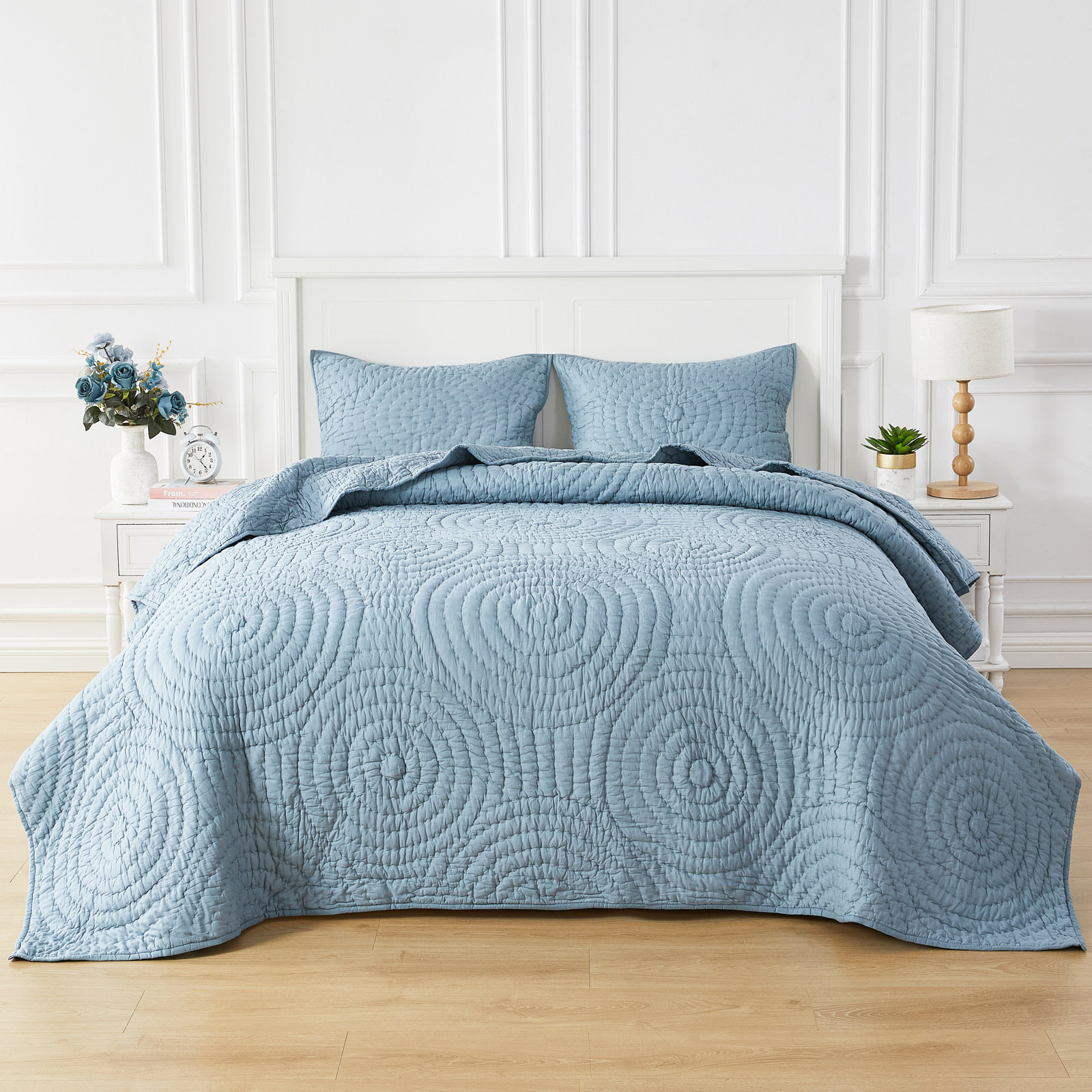 Cotton Quilt Set, Queen Quilt + 2 Standard Shams, Blue Geometric