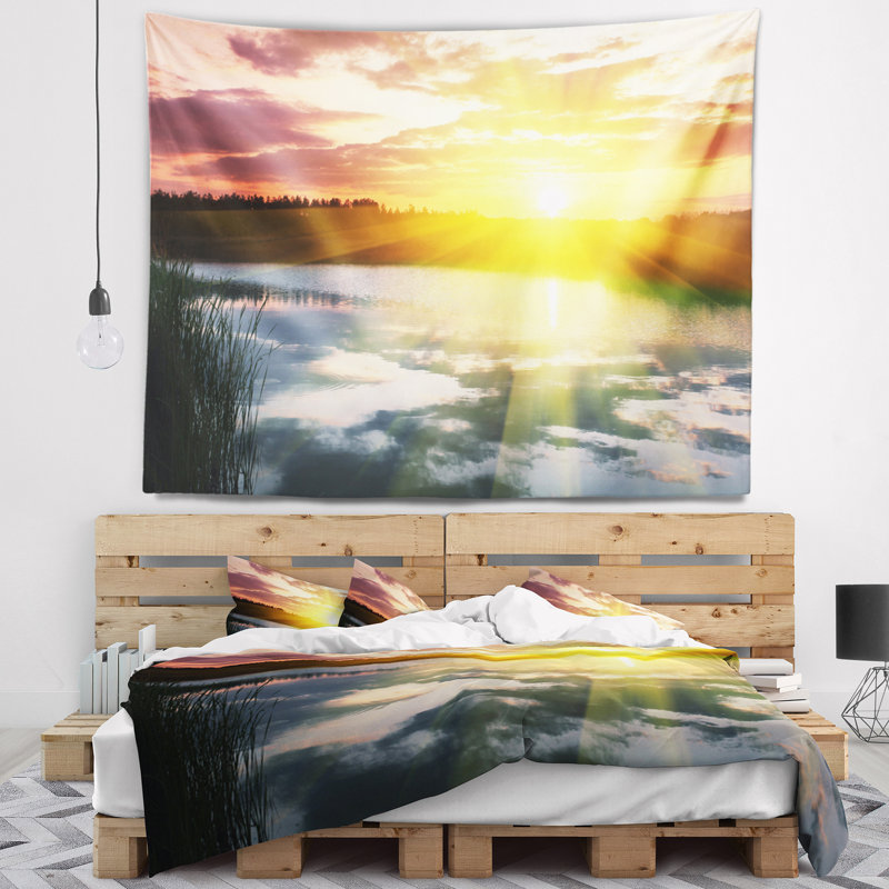 Tapisserie clair au dessus du lake, H 32 po x l 39 po
