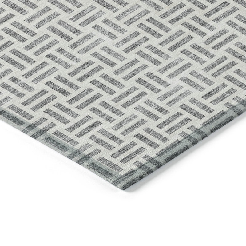 Gray Geometric Washable Synthetic Indoor/Outdoor Rug 2'6" x 3'10"