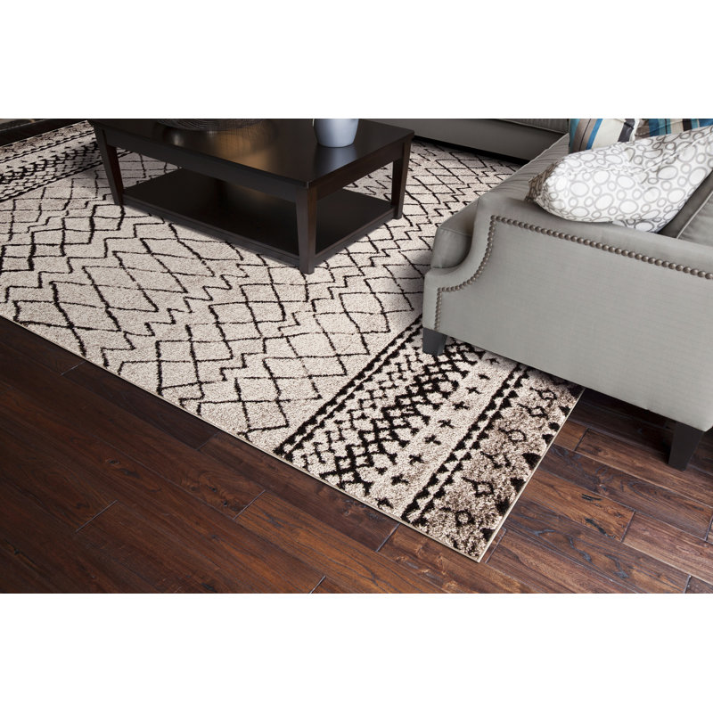 Geometric Indoor Rug, Rectangle 2'7" x 5'