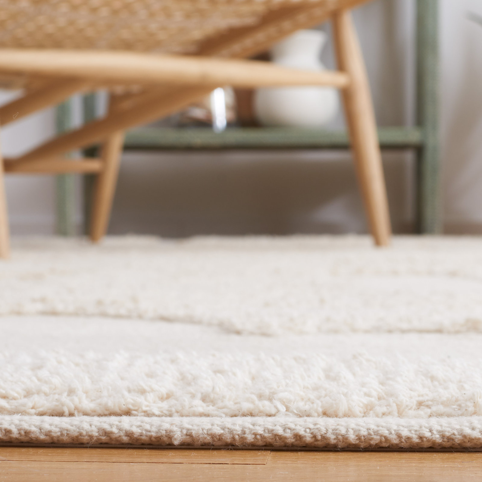 Sarya Ivory Hand-Woven Abstract Rug, Round 8'