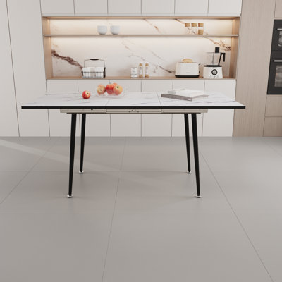 Table extensible de 47 po à 63 po, style marbre blanc, style industriel moderne pour salle à manger extensible 63 po, motif, pieds en métal noir 2 à 6