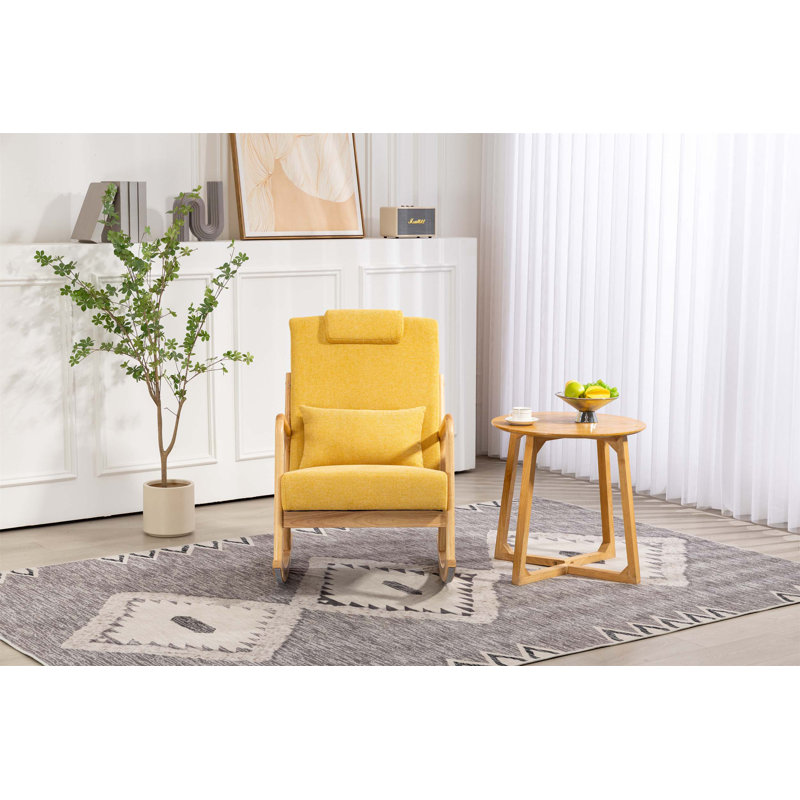 Élégante chaise berçante rembourrée avec dossier haut et coussin lombaire pour une détente intérieure confortable