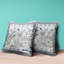 Housse de coussin intérieur / extérieur en polyester Honeybee on Flower-1088340344-1088340340