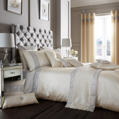Mikonos Cotton Blend Solid Colour Duvet Cover Set with Pillowcases