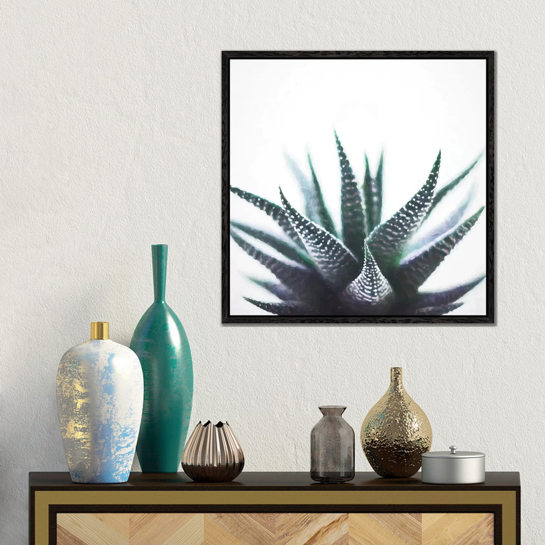 Green Topaz Plant by 83 Oranges - Galerie-verpackte Leinwand Giclée auf Leinwand