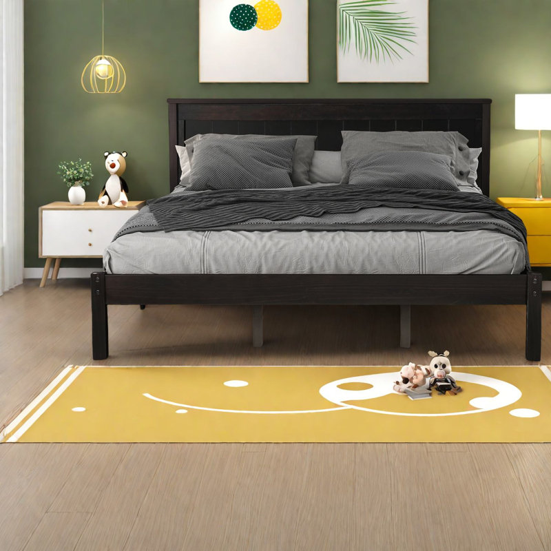 Grands lits en bois peu encombrants, design moderne et confort à la maison