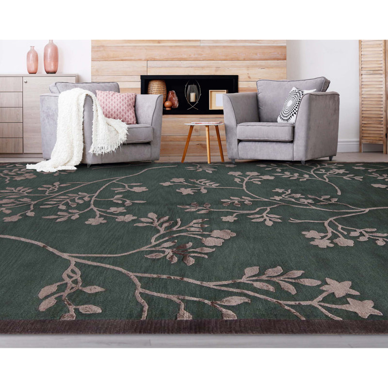 Floral Area Rug in Gray/Beige