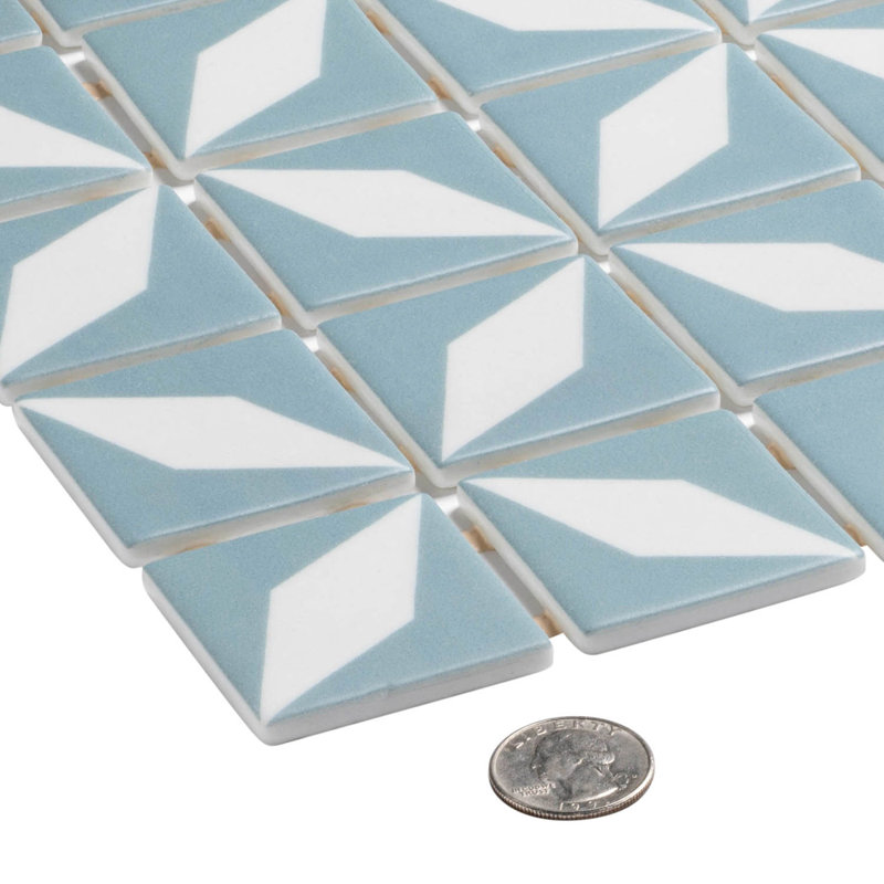 Moline 2 po x 2 po Carrelage mosaïque mural en verre à motif floral mat / brillant, Hiya