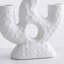 Candélabre à trois bras en céramique blanche, bougeoir sculptural à trois bras pour bougies coniques, foyer, console ou table à manger