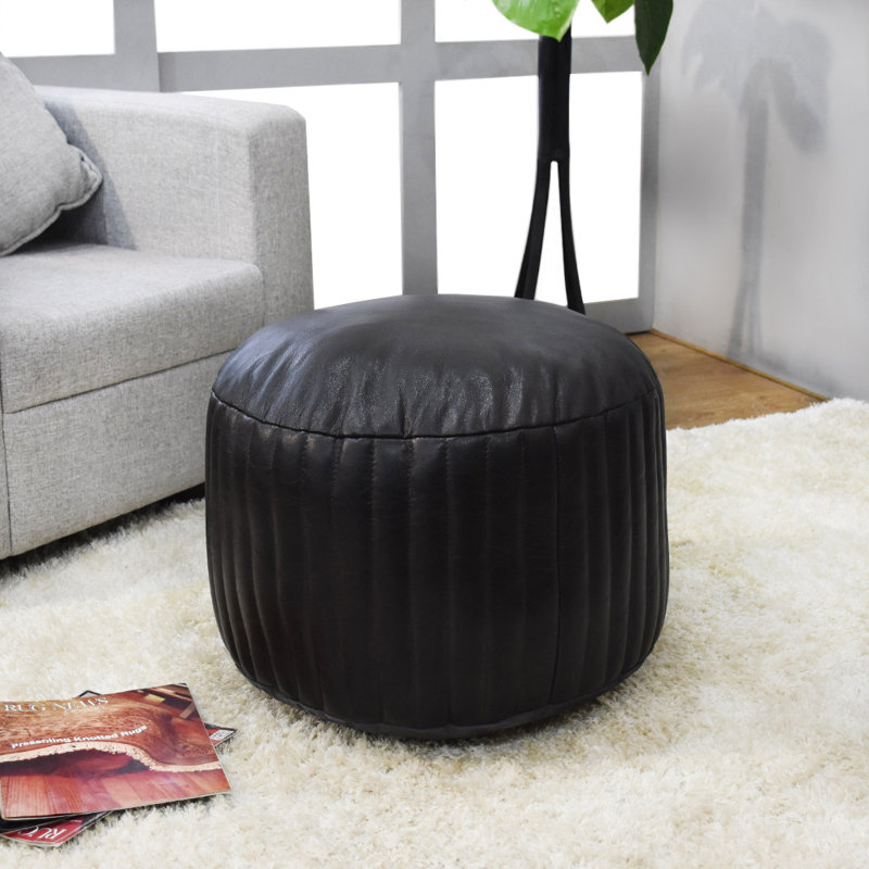 POUF BOFFALO NOIR EN FORME DE FABRICATION RONDE À LA MAIN - noir, 21 po x 21 po x 12 po, de forme ronde, de couleur unie, cuir Buffalo Genunie, rembourré de coton recyclé, pouf de salon, salle d'étude, Patio et bureau