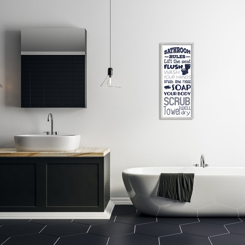 «Bathroom Rules», bleu marine, papier hygiénique, savon par Marcus Prime - Art textuel, H 30 po x l 13 po