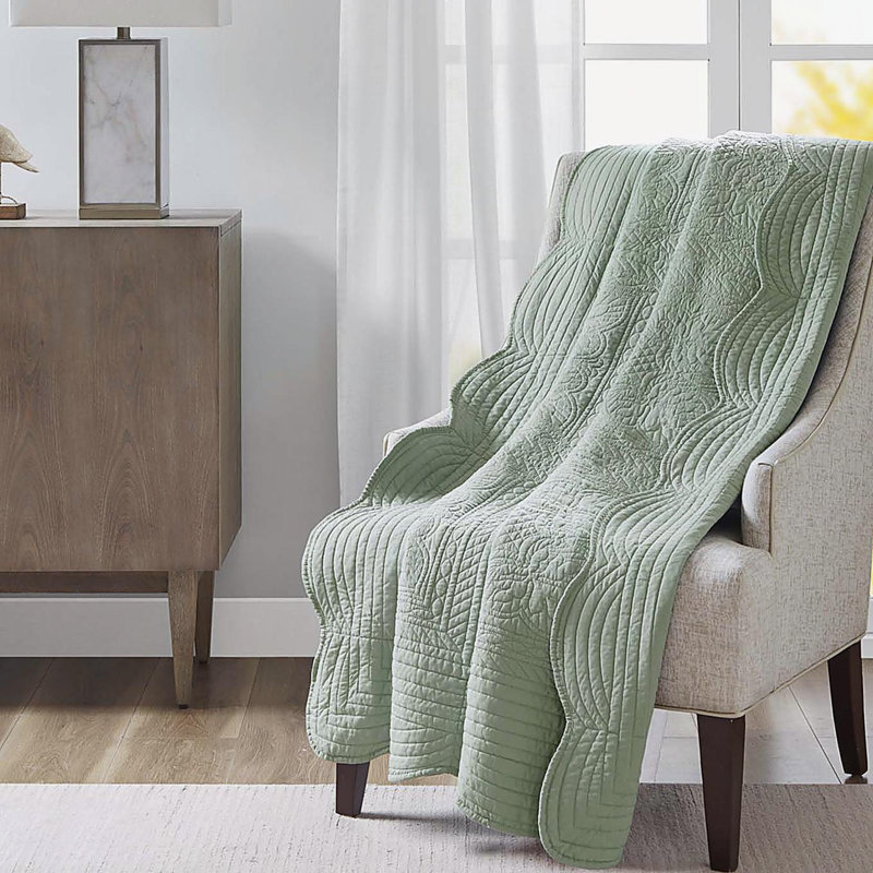 Jeté matelassé surdimensionné avec bords festonnés écume de mer 60 x 72 po, Écume de mer, écume de mer