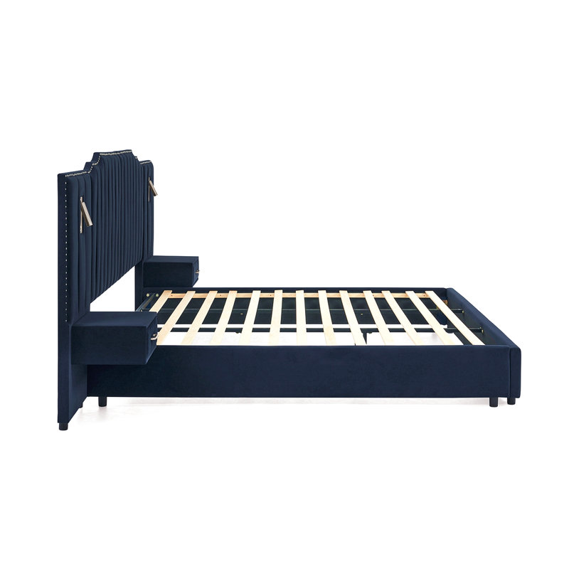 Structure de lit très grand tapissier avec tissu en velours, conception à rayures verticales avec boutons autour du très grand lit plateforme avec tête de lit, structure solide et table de chevet - aucun sommier nécessaire