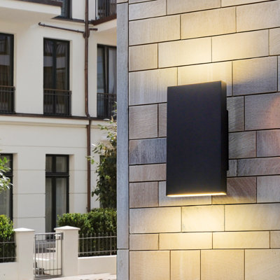 Elisabete LED Wall Light