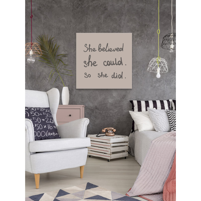 «She Did It», reproduction sur toile tendue, H 18 po x l 18 po x P 1,5 po