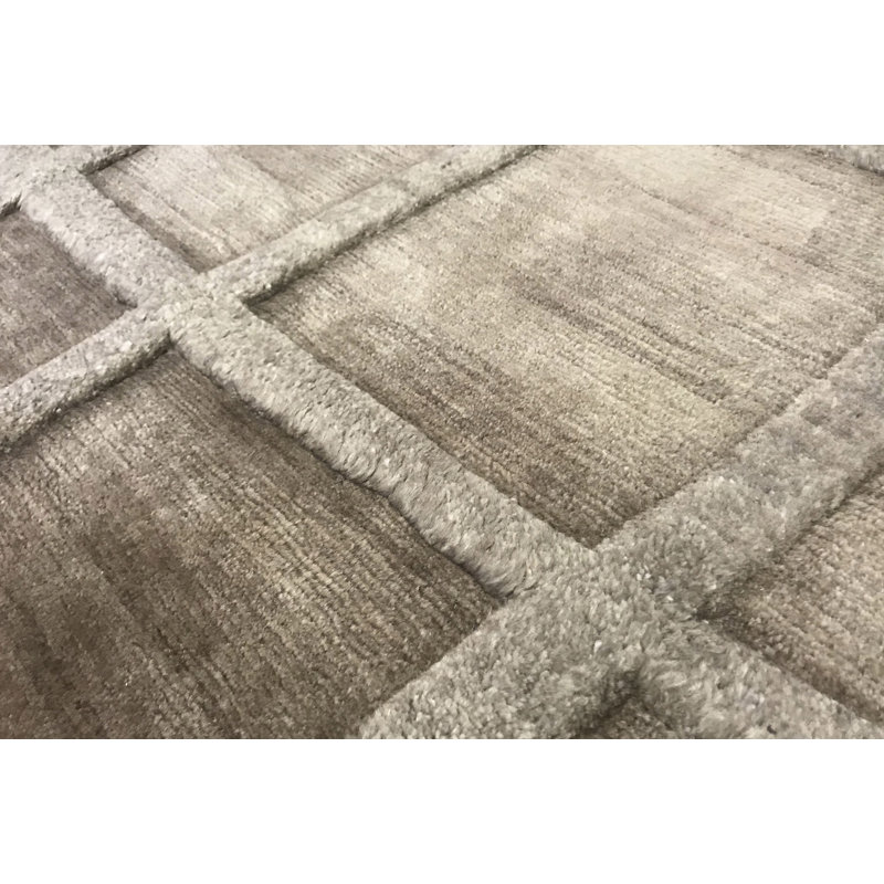 Hand-Knotted High-Quality Gray Area Rug