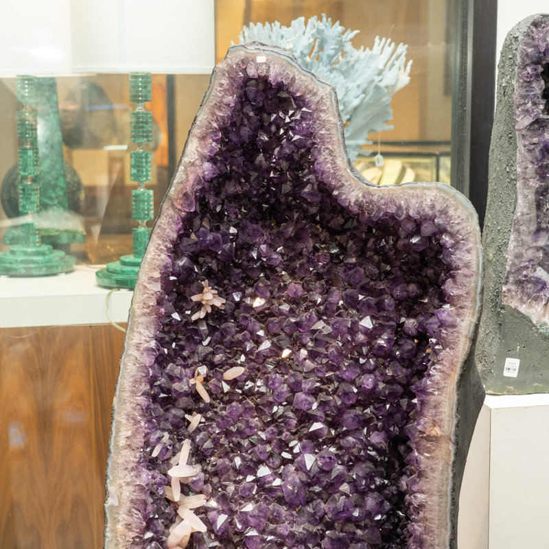 Véritable géode améthyste véritable avec cristaux de calcite