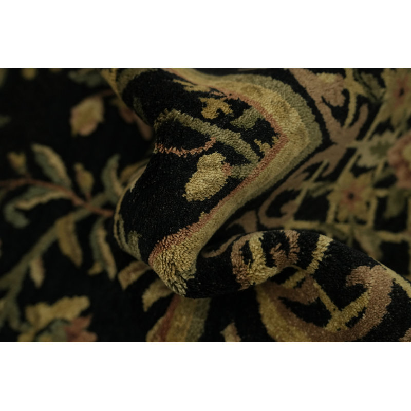 Élégant tapis noir Art Deco