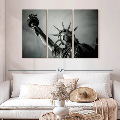Nicci Overcast Statue Of Liberty