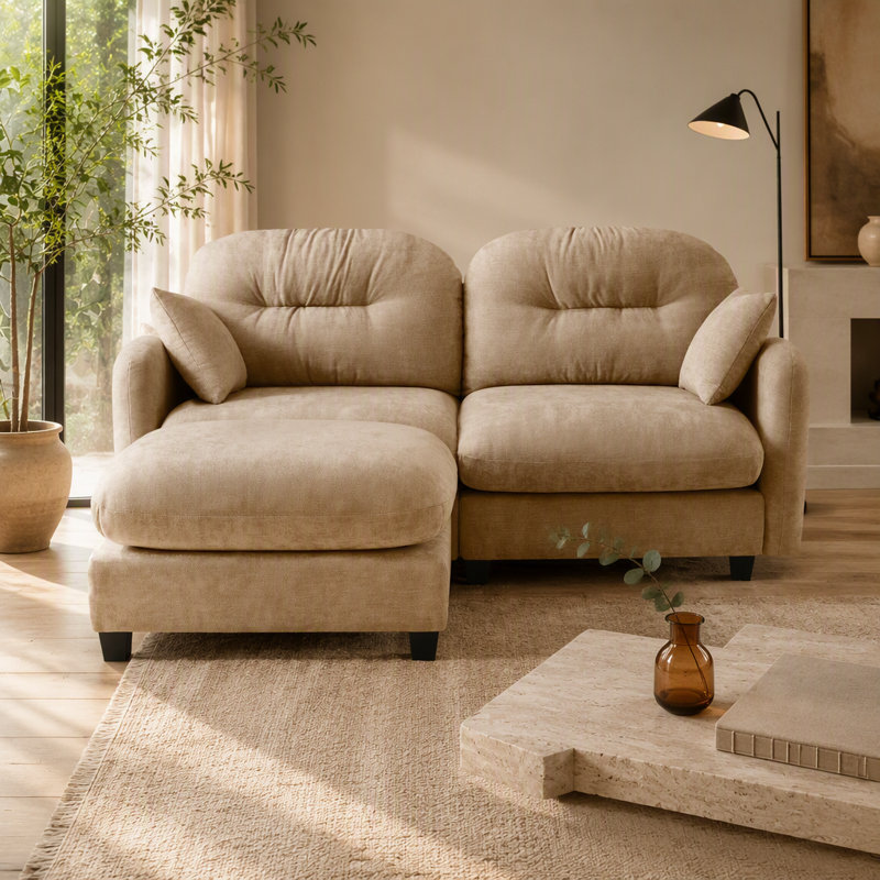 Canapé modulaire en L avec repose-pieds Cloud, revêtement en chenille douce, dossier rembourré capitonné, mousse haute densité pour espaces polyvalents