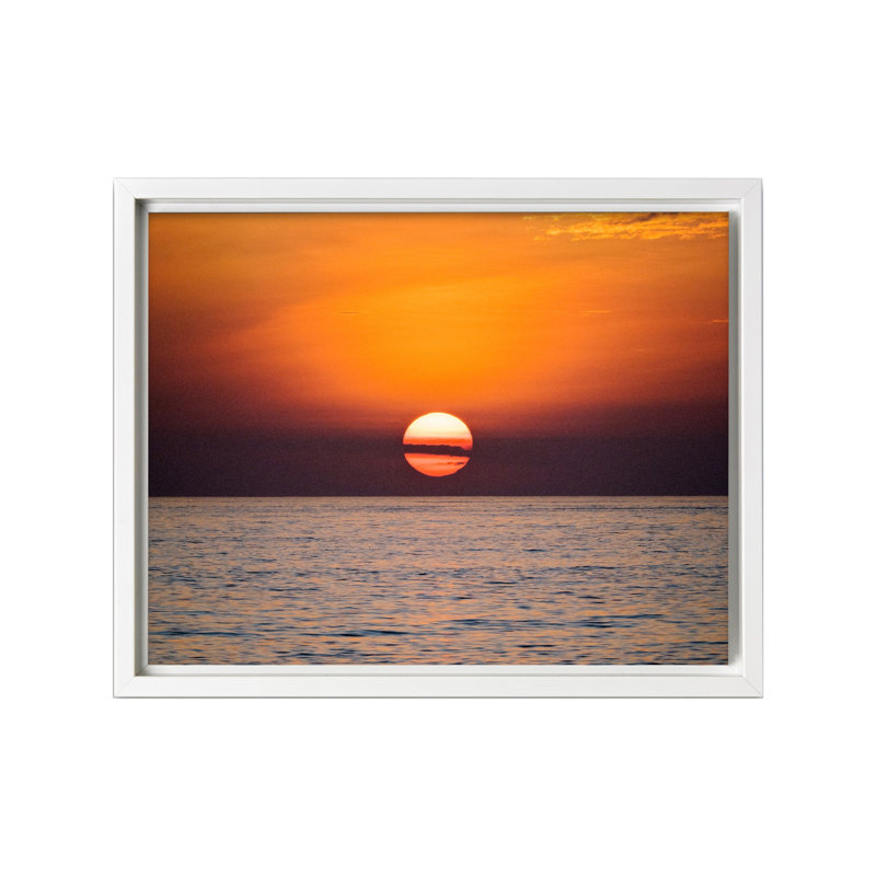 Soleil couchant sur l'océan, Canevas, Encadrement blanc, H 16 po x l 20 po