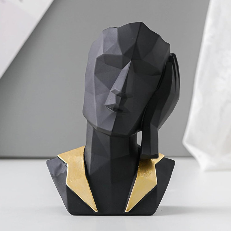 Kries Figurines & Sculptures