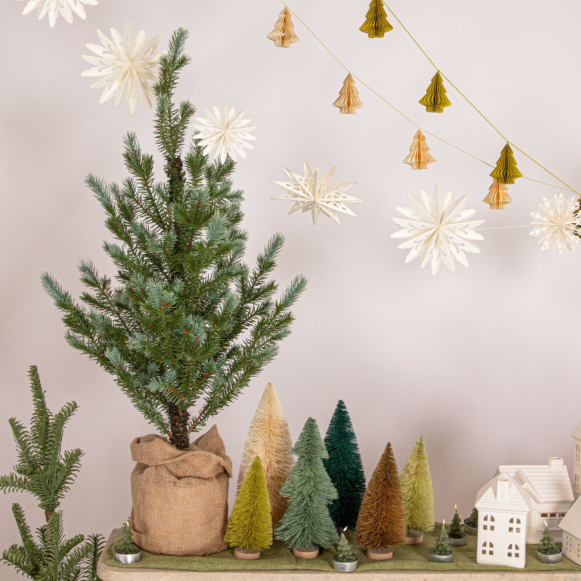 Jelesa 6' White Paper Snowflake Novelty Garland