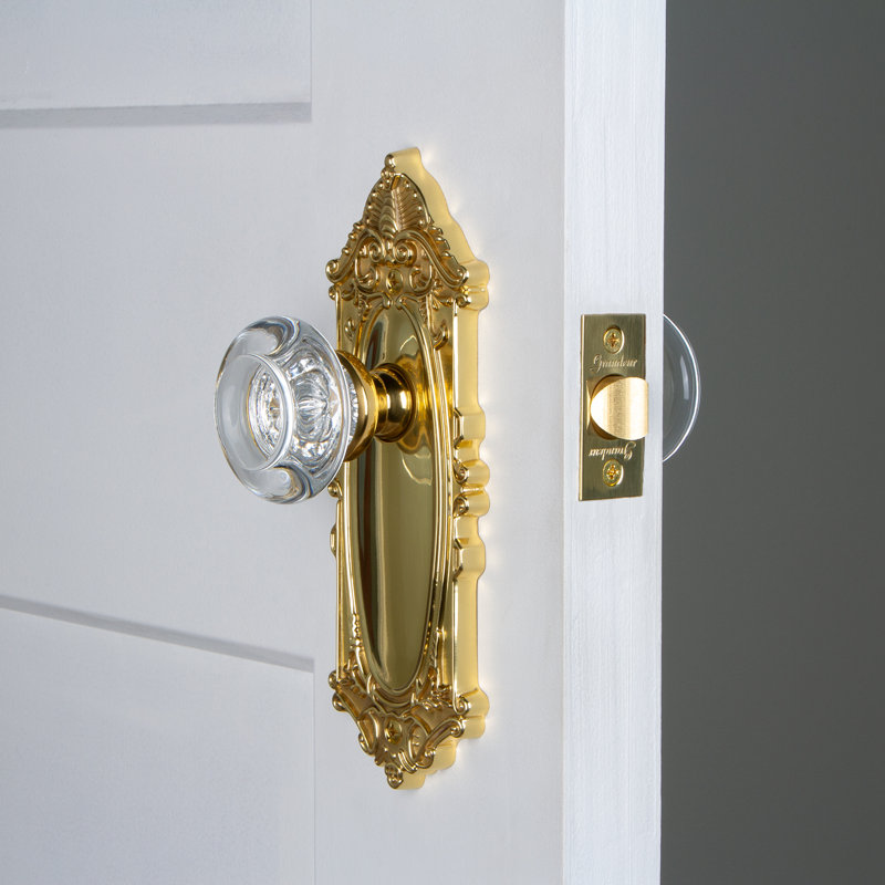 Grandeur Grande Victorian Plate Passage with Bordeaux Crystal Door Knob, Polished Brass, 2 3/4"