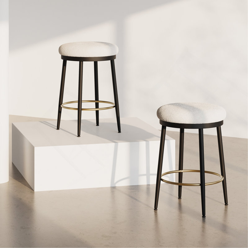Ensemble de 2 tabourets de comptoir 24,75 po Modern, ensemble de 2 tabourets de comptoir blancs avec structure en fer, coussin éponge, repose-pieds, convient à la cuisine / chambre à coucher / salle à manger.