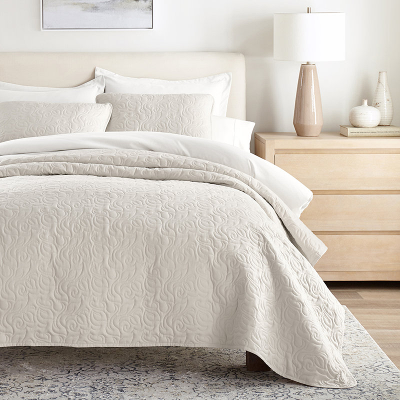 Becky Cameron Elegant Floral Stitching Quilt Set, King Quilt + 2 King Shams, Natural