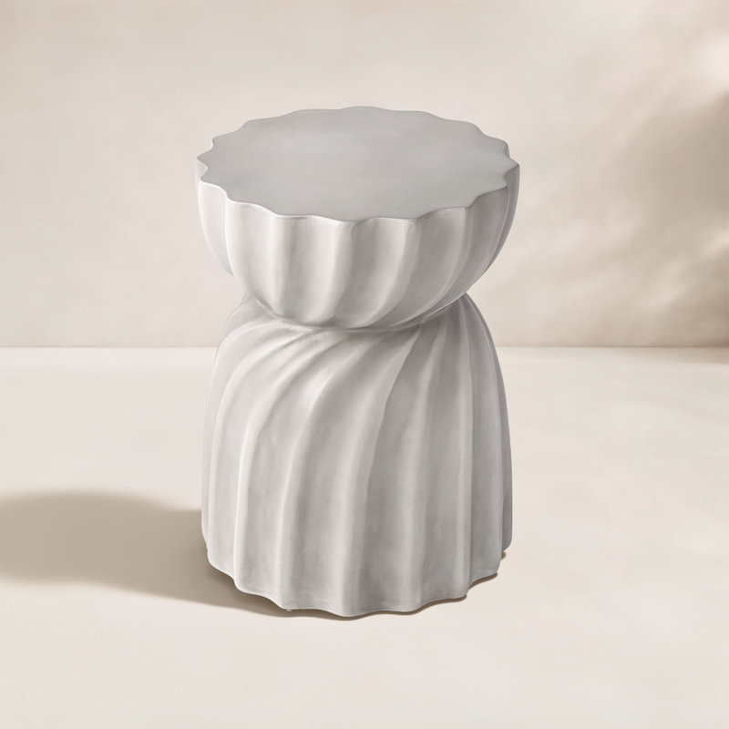 Table d'appoint ronde d'extérieur 14,2 po Canham, gris, 1